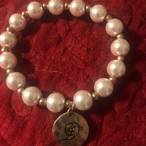 Fresh water pearl bracelet with charm